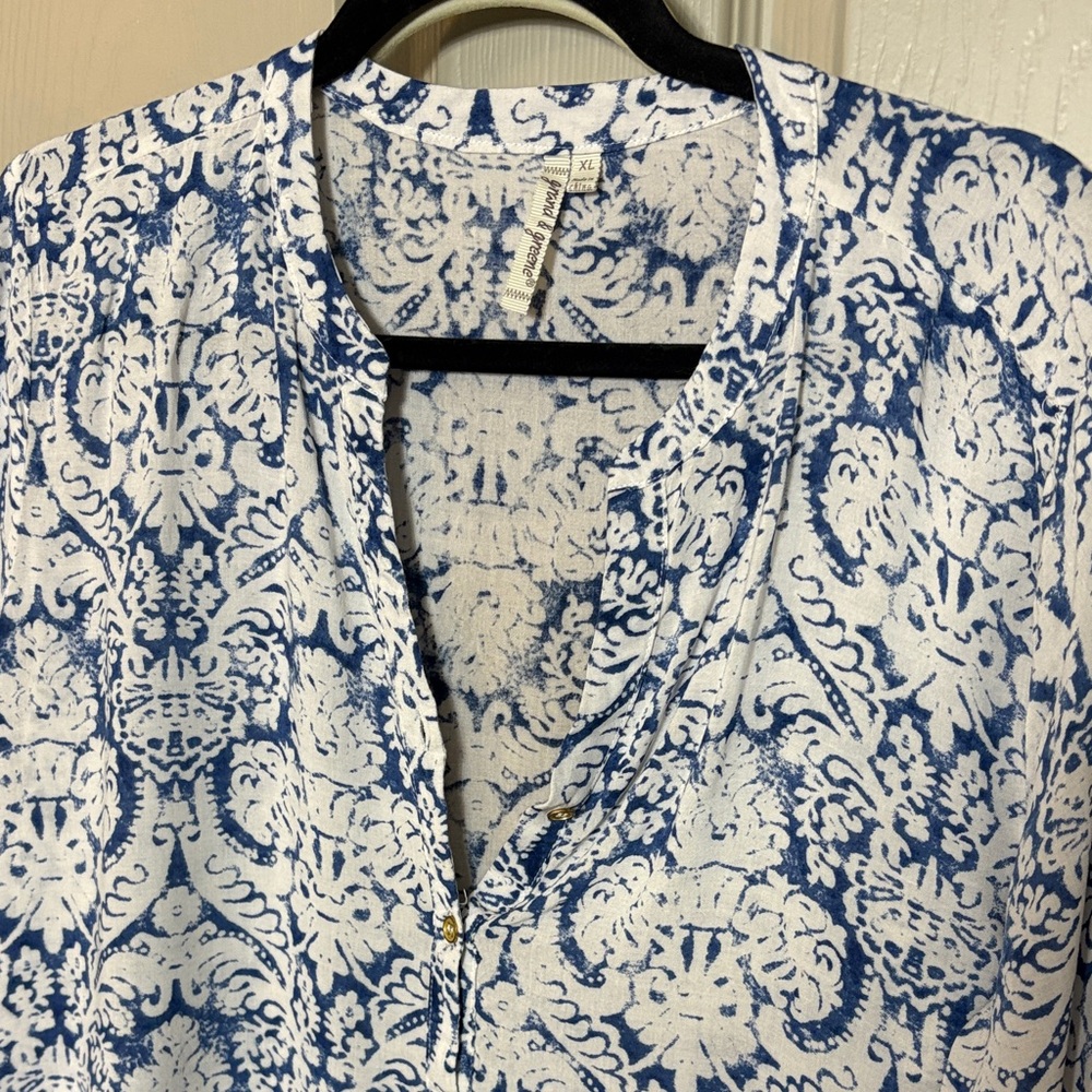 Grand and Greene Blue and White Damask Pattern Blouse Sz XL